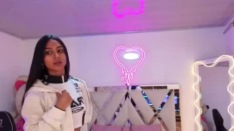 Jazmin  online show from 11-14-25, 11:42