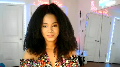 Snapshot of jazminefox chatting on 06-27-26, 06:35 Jazmine Fox online show from 06-27-26, 06:35