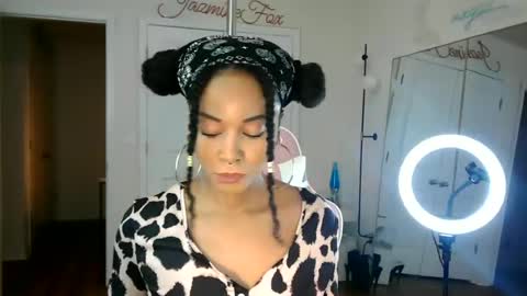 Snapshot of jazminefox chatting on 07-14-26, 08:36 Jazmine Fox online show from 07-14-26, 08:36