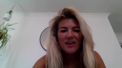 Snapshot of jazzypink86 chatting on 07-20-26, 01:35 jazzypink86 online show from 07-20-26, 01:35
