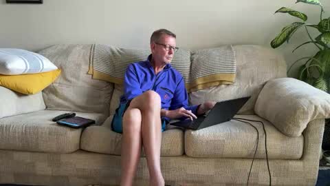 Snapshot of jcar57 chatting on 10-12-25, 04:17 Jon online show from 10-12-25, 04:17