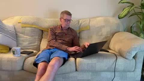 Snapshot of jcar57 chatting on 10-28-25, 05:59 Jon online show from 10-28-25, 05:59