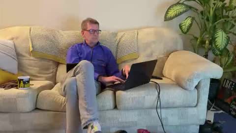 Snapshot of jcar57 chatting on 11-18-25, 11:15 Jon online show from 11-18-25, 11:15