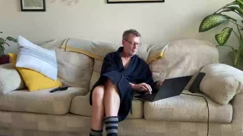 Snapshot of jcar57 chatting on 11-20-25, 01:44 Jon online show from 11-20-25, 01:44