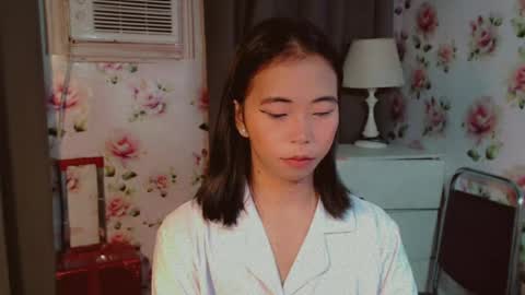 Snapshot of jclbabes chatting on 07-27-26, 02:51 vivian online show from 07-27-26, 02:51
