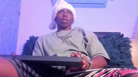 Snapshot of jd_thebaby chatting on 12-20-25, 02:13 jd thebaby online show from 12-20-25, 02:13