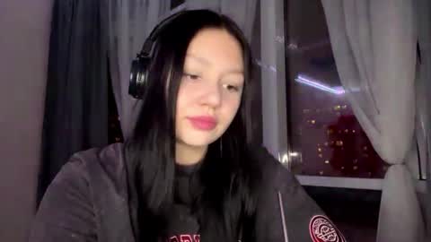 Snapshot of jeaneburroughs chatting on 12-16-25, 01:49 Jeane online show from 12-16-25, 01:49