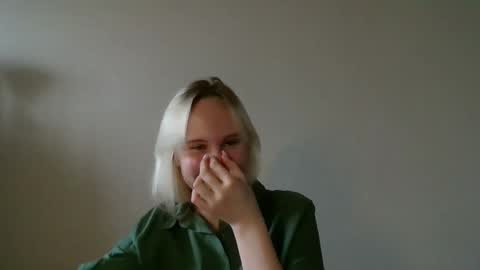 Hi Im Stella online show from 10-14-25, 04:57