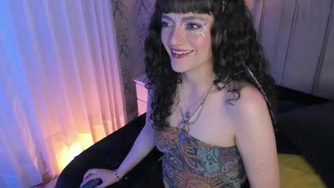 Snapshot of jeannesabatier chatting on 09-25-25, 08:01 Jean online show from 09-25-25, 08:01