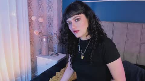 Snapshot of jeannesabatier chatting on 10-07-25, 07:44 Jean online show from 10-07-25, 07:44