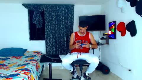 Snapshot of jeffer21_hot chatting on 02-20-25, 05:12 jeffer21_hot online show from 02-20-25, 05:12