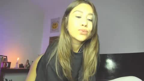 Snapshot of jeinsssgreys chatting on 01-25-25, 02:04 Greys online show from 01-25-25, 02:04