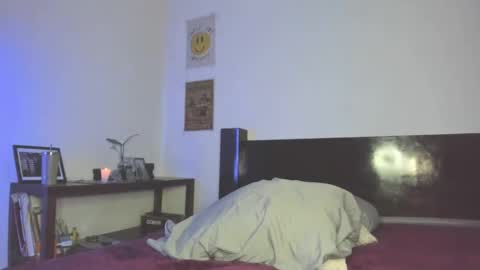 Snapshot of jeinsssgreys chatting on 03-11-25, 02:32 Greys online show from 03-11-25, 02:32