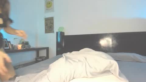 Snapshot of jeinsssgreys chatting on 10-26-25, 01:44 Greys online show from 10-26-25, 01:44