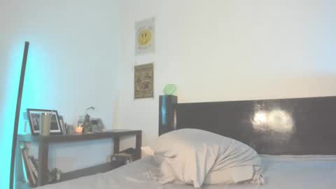 Snapshot of jeinsssgreys chatting on 11-01-25, 12:45 Greys online show from 11-01-25, 12:45