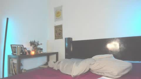 Snapshot of jeinsssgreys chatting on 11-25-25, 03:17 Greys online show from 11-25-25, 03:17