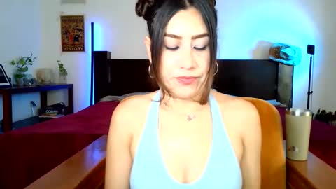 Snapshot of jeinsssgreys chatting on 01-11-26, 09:20 Greys online show from 01-11-26, 09:20