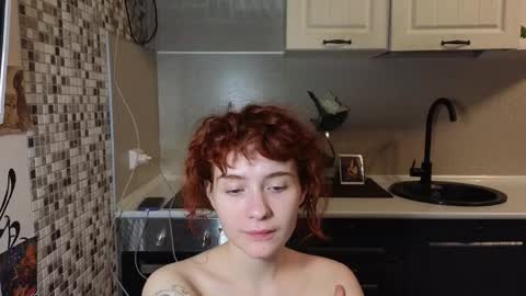 Snapshot of jelly_cherry chatting on 12-18-25, 09:21 Emily online show from 12-18-25, 09:21