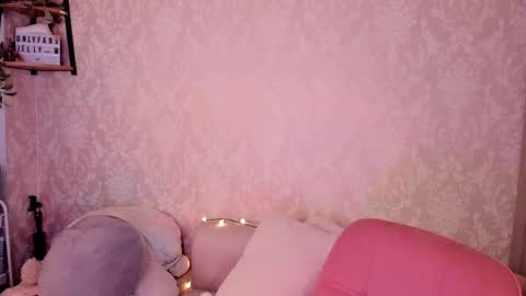 Jelly  online show from 12-18-25, 11:00