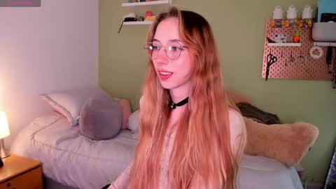 Snapshot of jelly_w5 chatting on 04-30-26, 01:56 Jelly online show from 04-30-26, 01:56