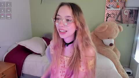 Snapshot of jelly_w5 chatting on 05-26-26, 02:07 Jelly online show from 05-26-26, 02:07