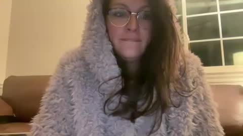 Snapshot of jellybeanin chatting on 12-15-24, 04:18 Jelli online show from 12-15-24, 04:18