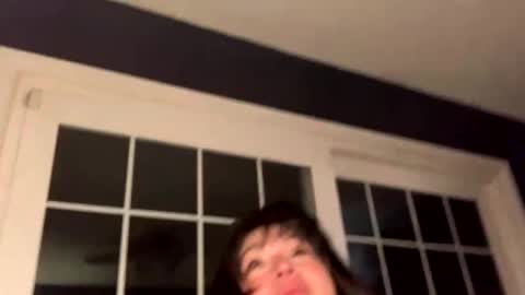 Snapshot of jellybeanin chatting on 02-09-25, 08:11 Jelli online show from 02-09-25, 08:11