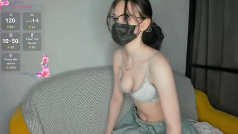 Snapshot of jenayorteg chatting on 04-30-26, 11:42 Molly online show from 04-30-26, 11:42