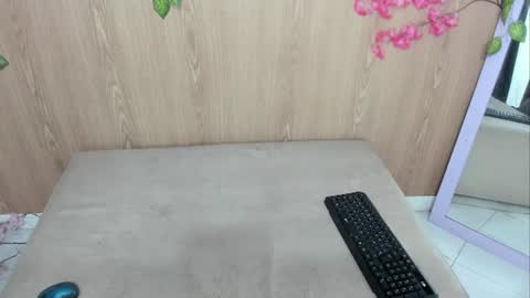 Jenelotizz online show from 06-16-26, 02:36