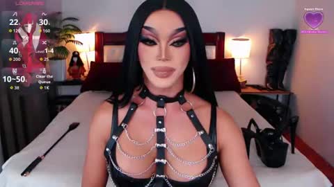 Snapshot of jenifers_body chatting on 06-09-26, 03:40 Queen Jenifer online show from 06-09-26, 03:40