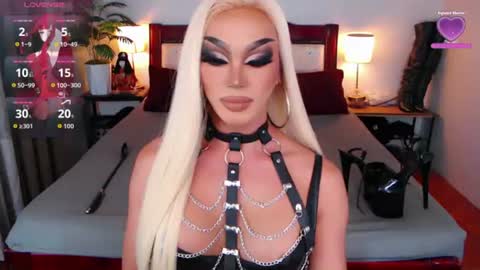 Queen Jenifer online show from 07-10-26, 02:49