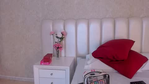 Samanta online show from 11-21-25, 06:39