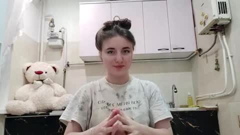 Jeniffer online show from 12-15-25, 09:08