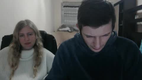 Snapshot of jenisandpeter chatting on 03-04-25, 07:01 JenisAndPeter online show from 03-04-25, 07:01