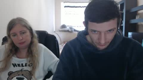 Snapshot of jenisandpeter chatting on 03-08-25, 10:11 JenisAndPeter online show from 03-08-25, 10:11