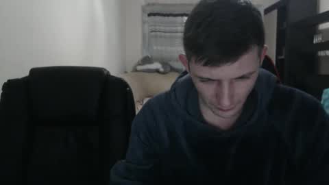 Snapshot of jenisandpeter chatting on 03-12-25, 06:44 JenisAndPeter online show from 03-12-25, 06:44