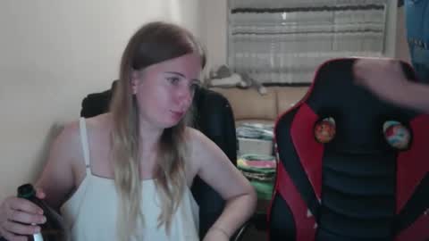 Snapshot of jenisandpeter chatting on 09-09-25, 05:34 JenisAndPeter online show from 09-09-25, 05:34