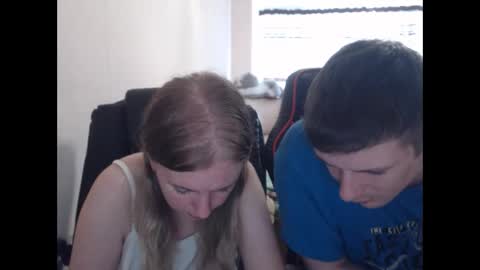 Snapshot of jenisandpeter chatting on 09-10-25, 06:35 JenisAndPeter online show from 09-10-25, 06:35