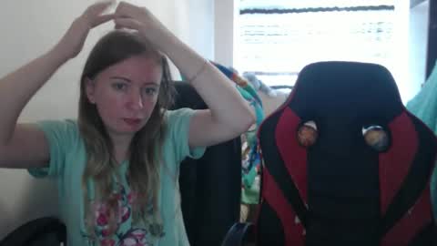 Snapshot of jenisandpeter chatting on 09-14-25, 05:50 JenisAndPeter online show from 09-14-25, 05:50