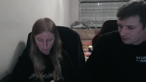 Snapshot of jenisandpeter chatting on 10-08-25, 07:00 JenisAndPeter online show from 10-08-25, 07:00