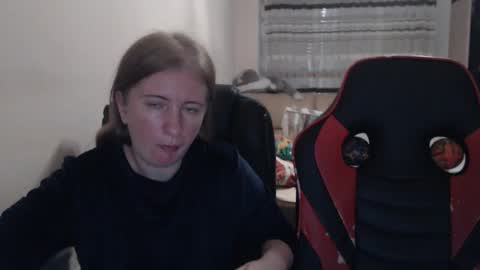 Snapshot of jenisandpeter chatting on 10-27-25, 07:51 JenisAndPeter online show from 10-27-25, 07:51