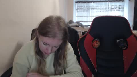 Snapshot of jenisandpeter chatting on 11-05-25, 07:08 JenisAndPeter online show from 11-05-25, 07:08