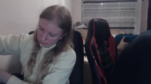 Snapshot of jenisandpeter chatting on 11-05-25, 07:14 JenisAndPeter online show from 11-05-25, 07:14