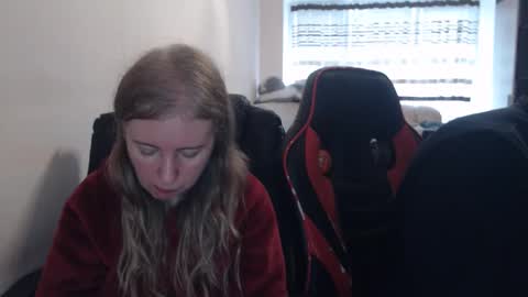 Snapshot of jenisandpeter chatting on 11-13-25, 08:35 JenisAndPeter online show from 11-13-25, 08:35