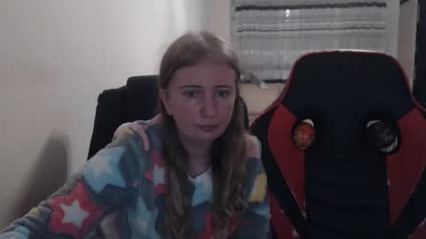 Snapshot of jenisandpeter chatting on 11-27-25, 07:49 JenisAndPeter online show from 11-27-25, 07:49