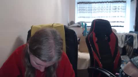 Snapshot of jenisandpeter chatting on 11-30-25, 09:13 JenisAndPeter online show from 11-30-25, 09:13