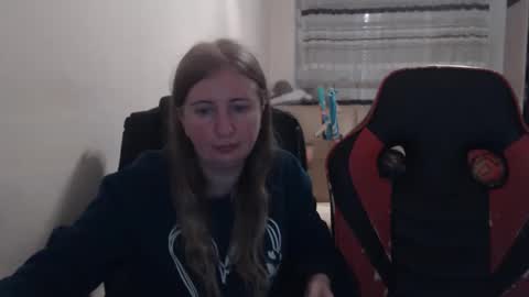 Snapshot of jenisandpeter chatting on 12-02-25, 07:09 JenisAndPeter online show from 12-02-25, 07:09