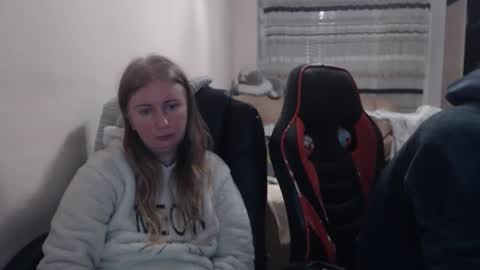 Snapshot of jenisandpeter chatting on 12-15-25, 08:24 JenisAndPeter online show from 12-15-25, 08:24