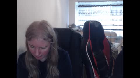 JenisAndPeter online show from 04-01-26, 03:09