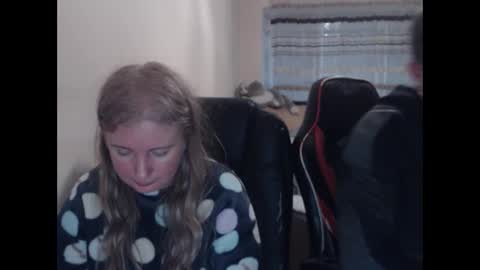 JenisAndPeter online show from 04-02-26, 04:37